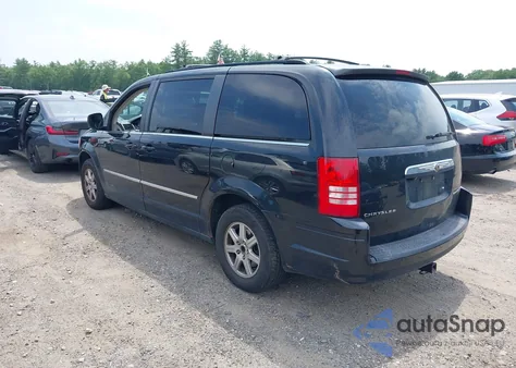 2010 Chrysler Town & Country Touring Plus из США, поврежденный, VIN 2A4RR8D14AR442277